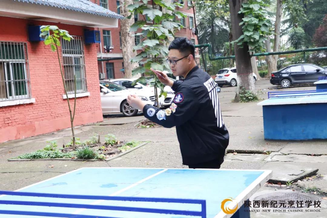为什么,越来越,多的,高中生,选择,厨师,当下,社会上,就业