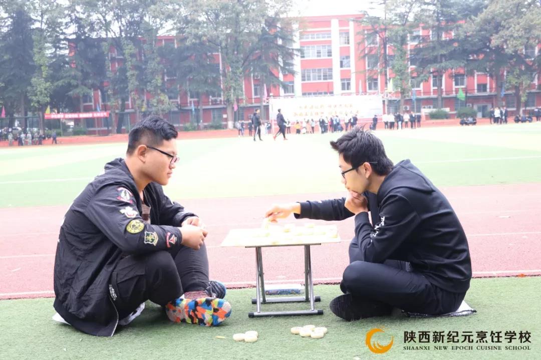 为什么,越来越,多的,高中生,选择,厨师,当下,社会上,就业
