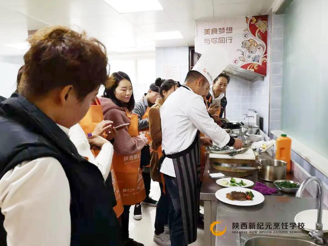 这样,摆摊,赚钱,一起,暴富,如今,最火,最热,是什么,当然