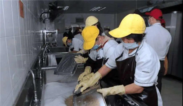 15岁,没有,上高,中的,女生,除了,打工,还能,干什么,