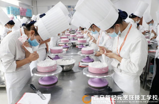 我校,走进,校企,合作,单位,好利来,烘焙,工业园,慰问,就